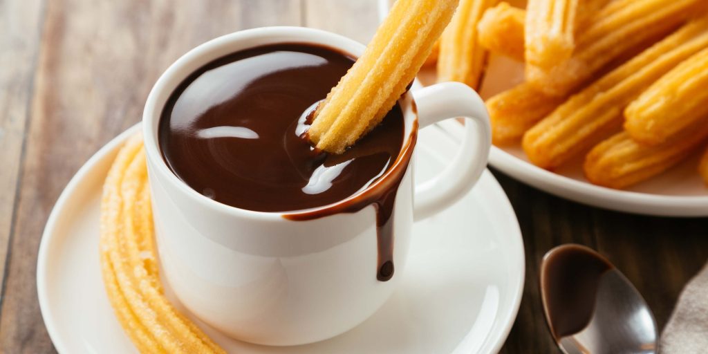 spanish churros con chocolate